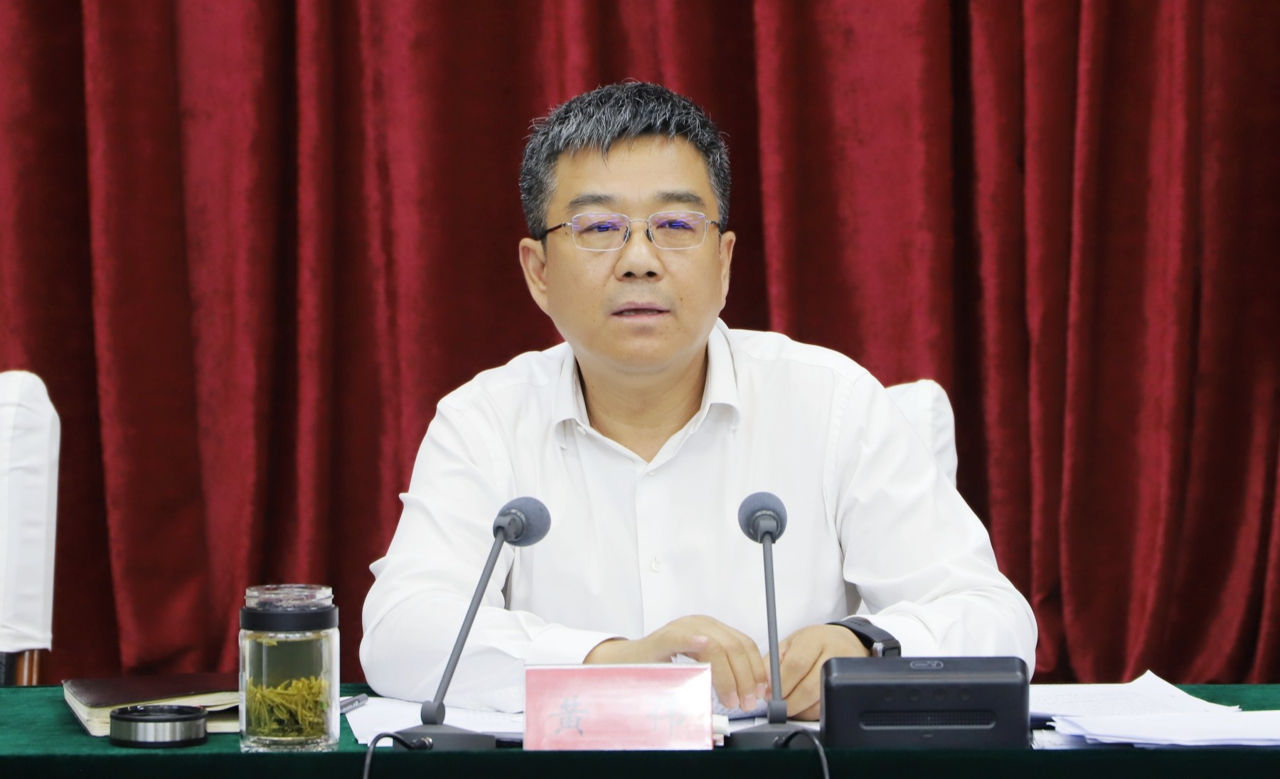 黄伟主持召开中共涞水县委十四届118次常委会扩大会议